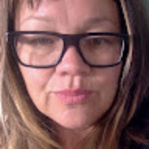 Meet your Posher, Caroline e.